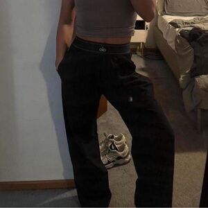 brand new women’s black alo yoga pants